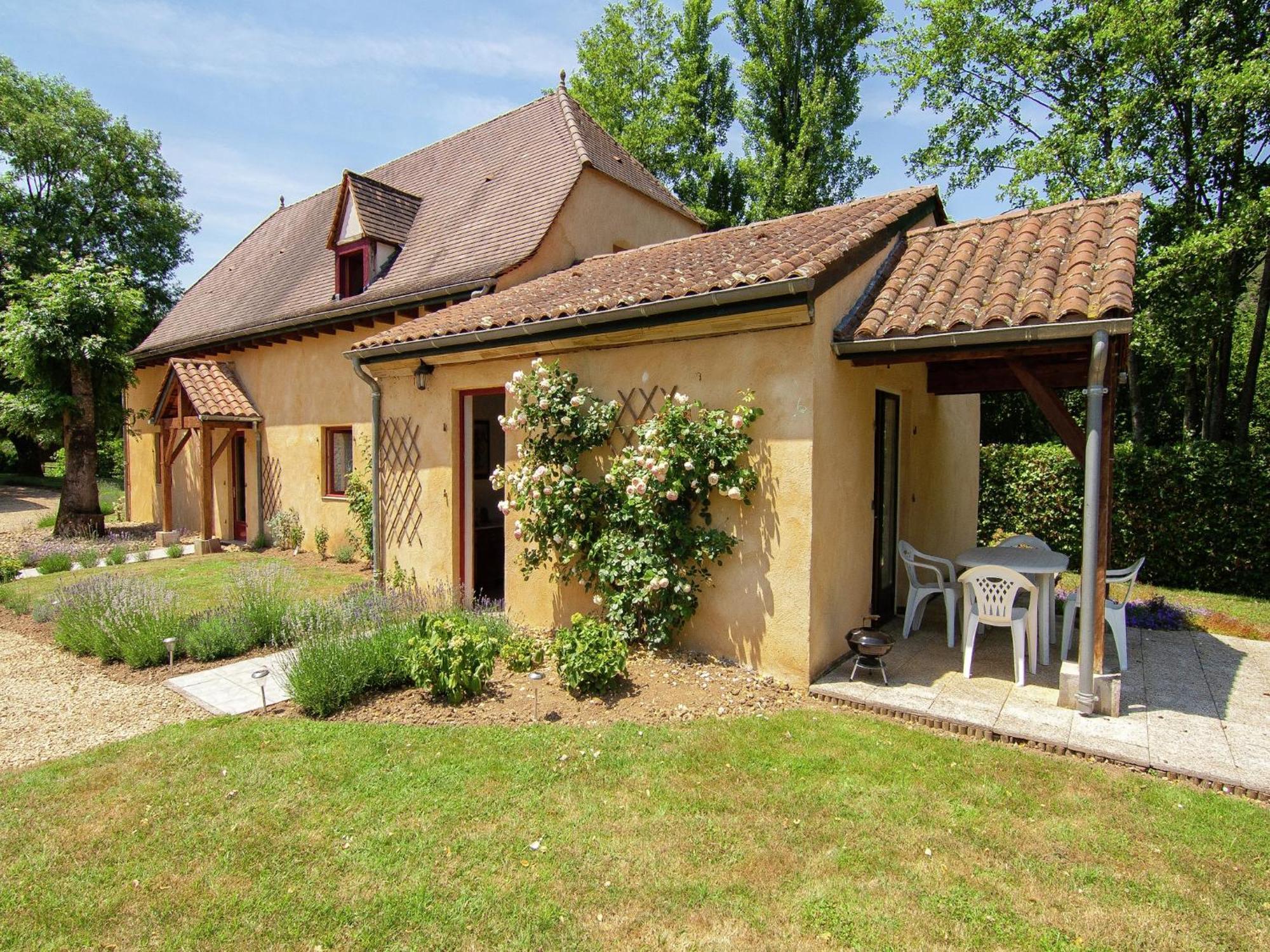 Appealing Apartment In Vezac With Swimming Pool Beynac-et-Cazenac Exteriér fotografie